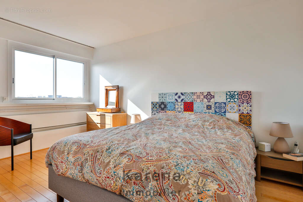 Appartement à PARIS-14E