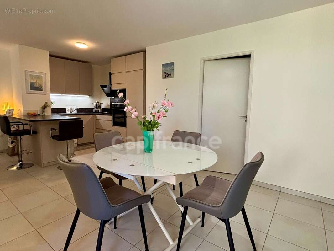 Appartement à vendre 4 pièces HYERES (83) - Plain pied - 2 parkings - 2 terrasses - photo 23