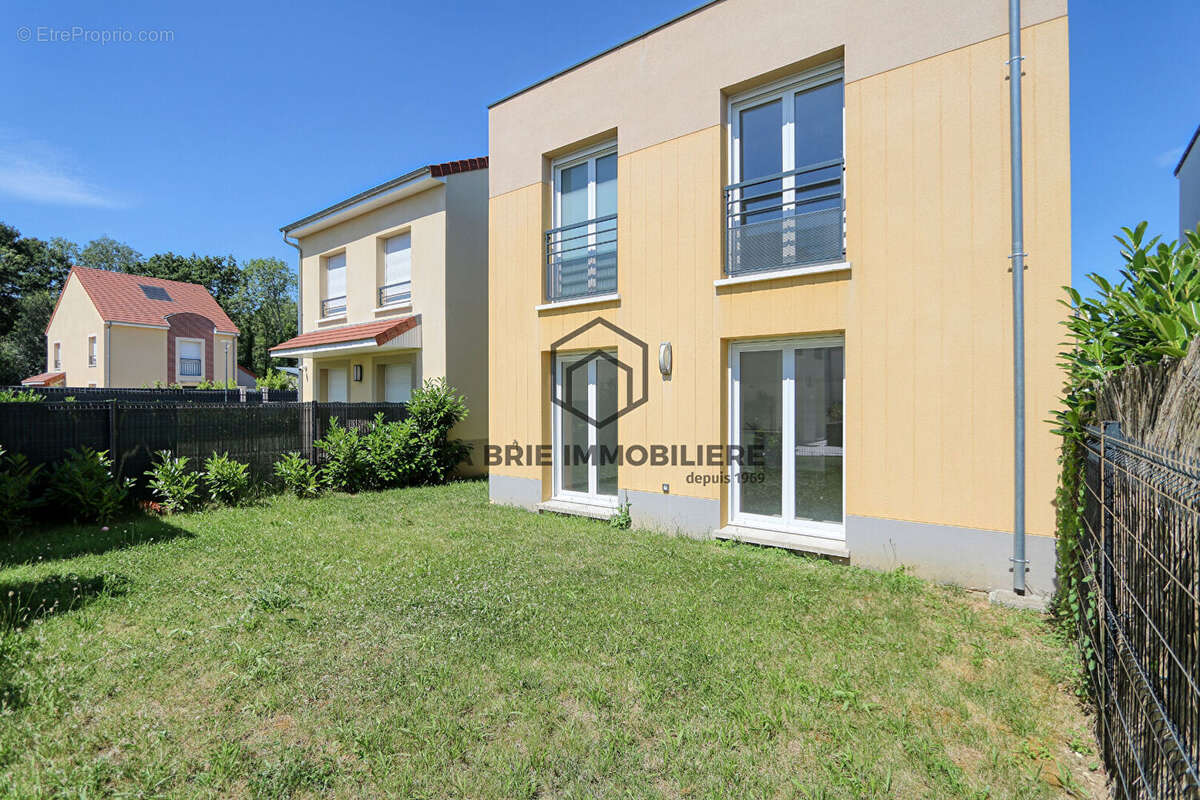 Maison à LA QUEUE-EN-BRIE