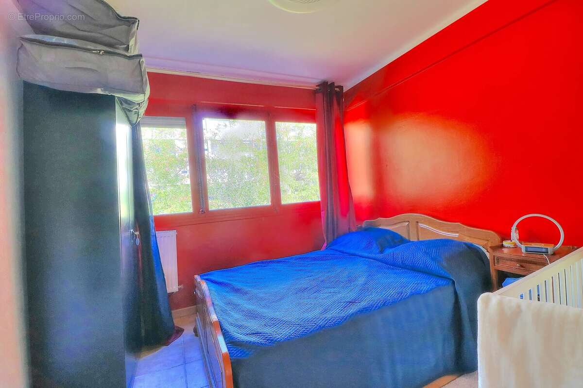 Coup de cœur à Grasse pour une famille ou un investissement rentable  : lumineux 3 pièces avec parking et cave - photo 5