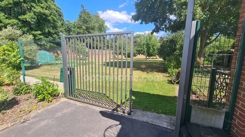 Terrain à BRUAY-SUR-L&#039;ESCAUT