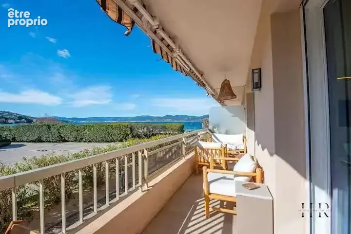 Saint-tropez — pieds dans l’eau vue mer 3 chambres - photo 14