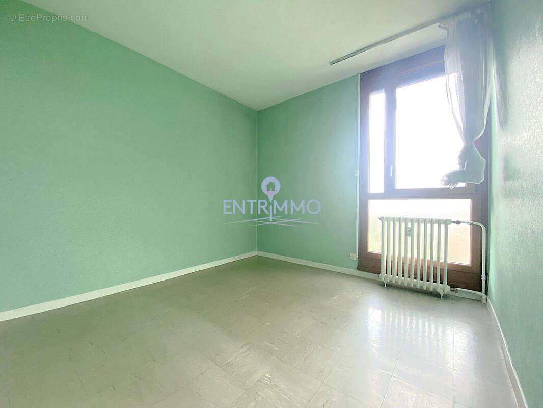 Chambre 4 avec Placards - Appartement à ANNECY