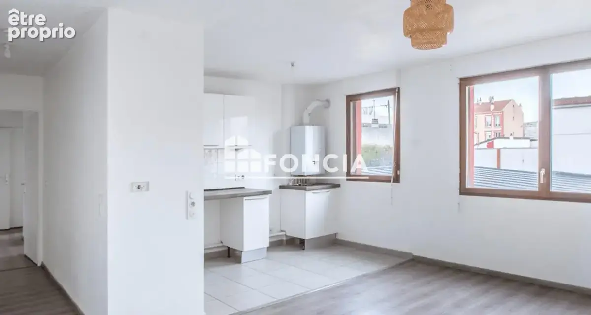 À deux pas du canal Saint-Denis, découvrez ce beau 3 pièces de 61 m² ! - photo 2