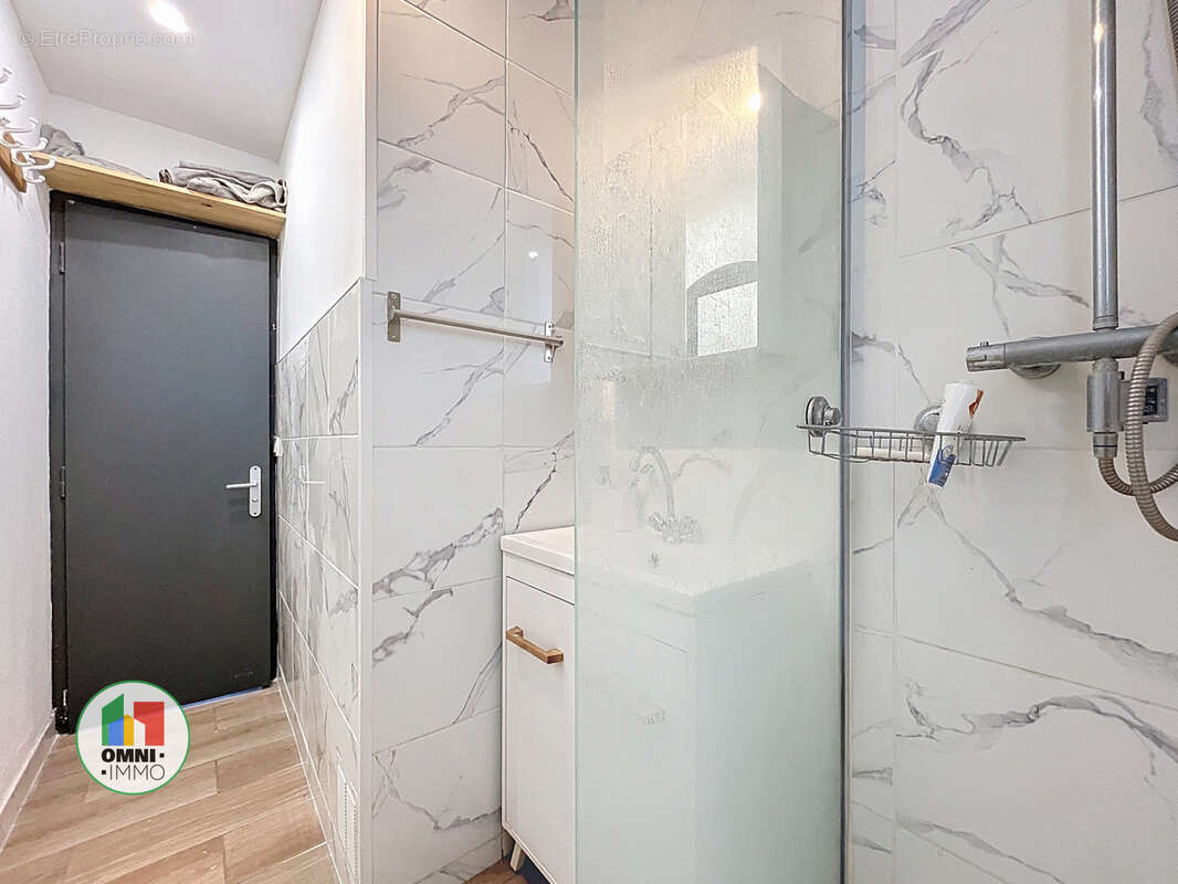 Appartement à PIERRE-BENITE