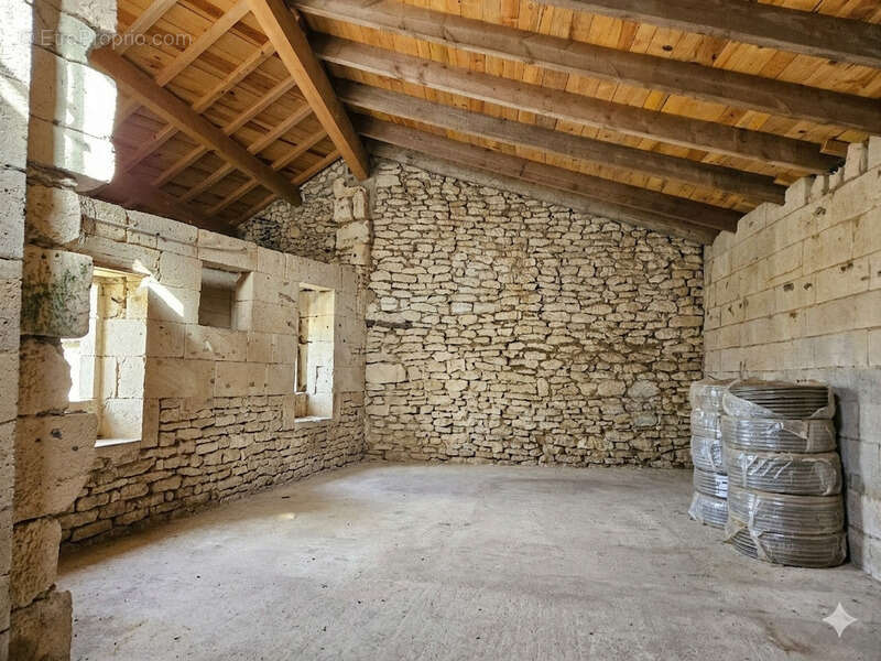 Maison à SAINT-DIZANT-DU-GUA