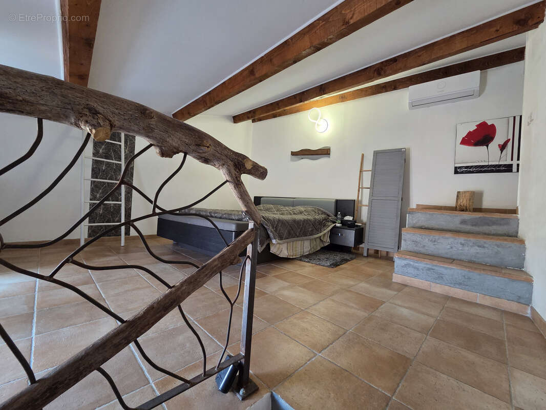 Maison à NEBIAN