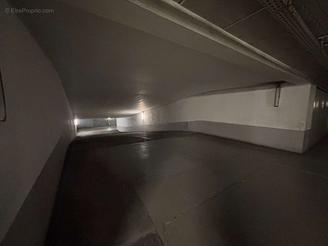 Parking à PARIS-14E