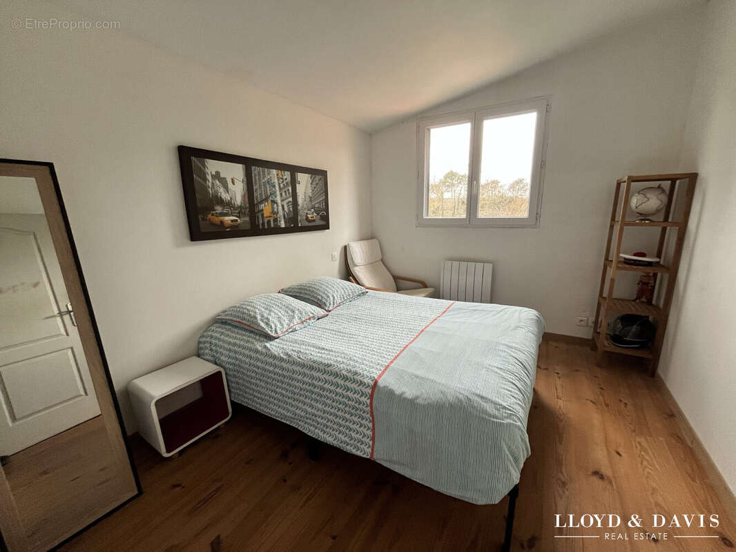Chambre 1 - Maison à PESSAC