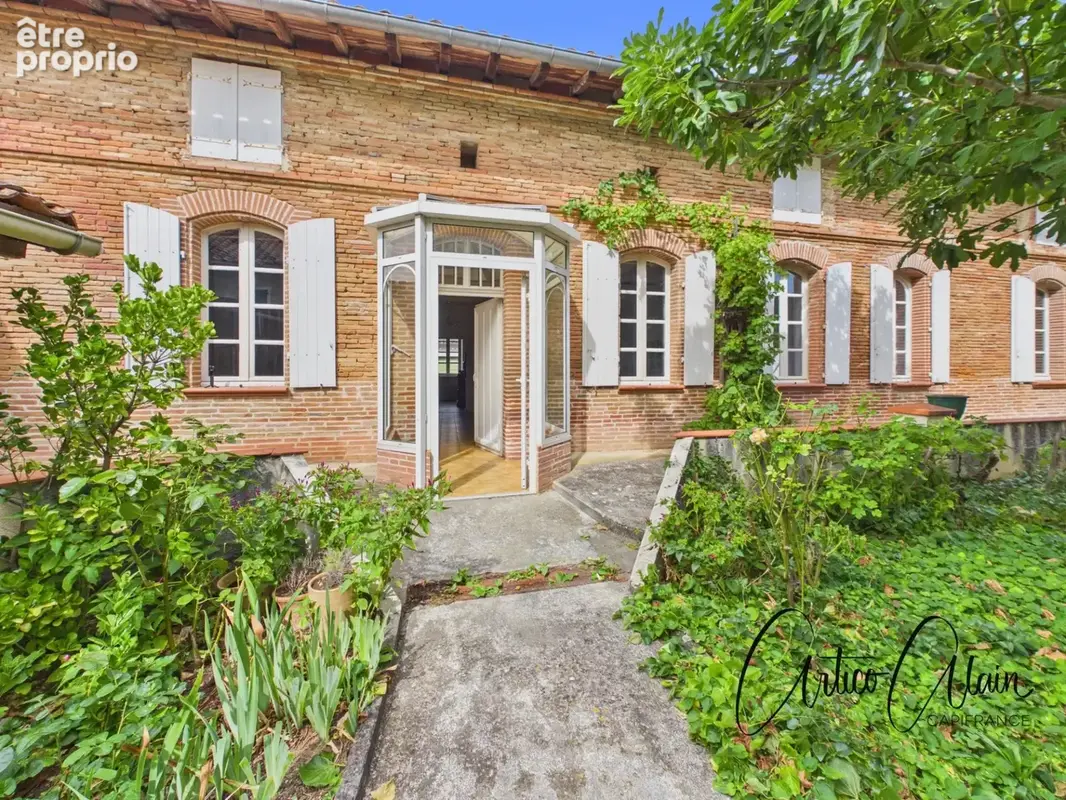 Maison bourgeoise 183 m² – jardin, 2 garages et double accès - photo 16