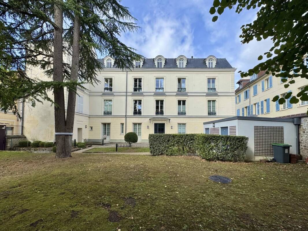 Appartement à VERRIERES-LE-BUISSON