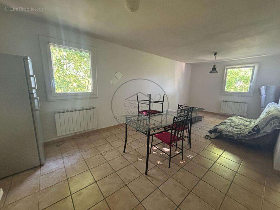 Appartement à BARJAC