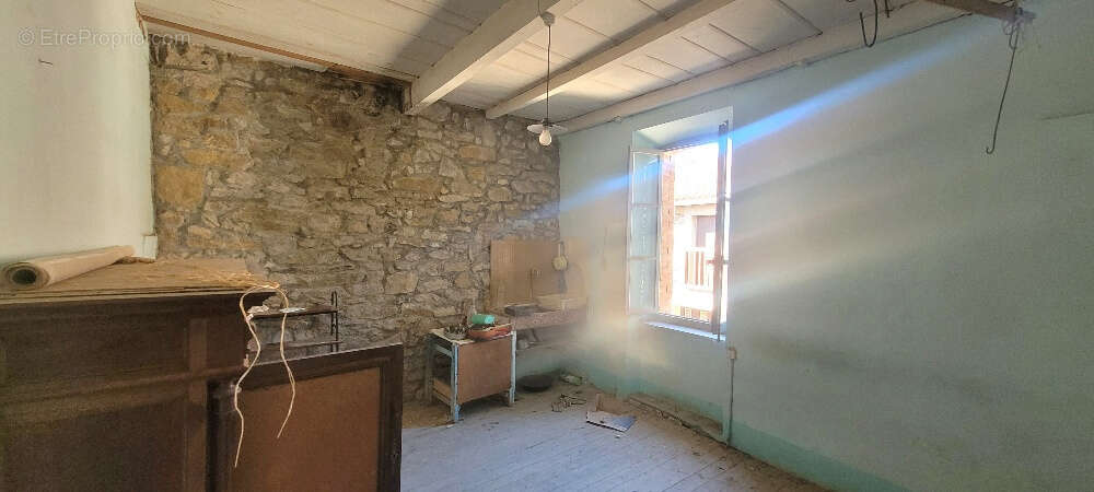 Autre à MAILHAC