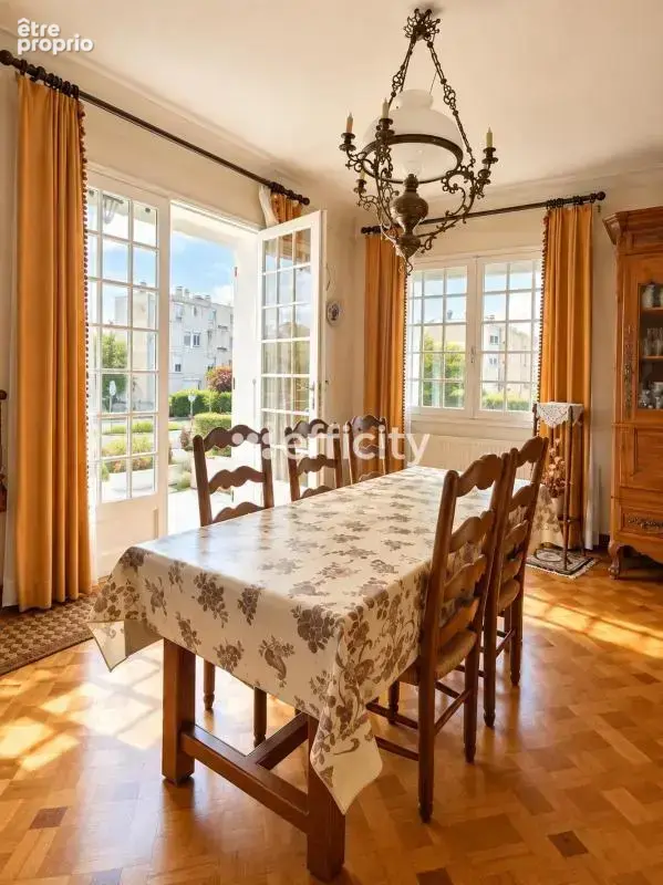 Maison 4 pièces 110 m² à vendre à Saint-Jean-D'angely (17400) - photo 4