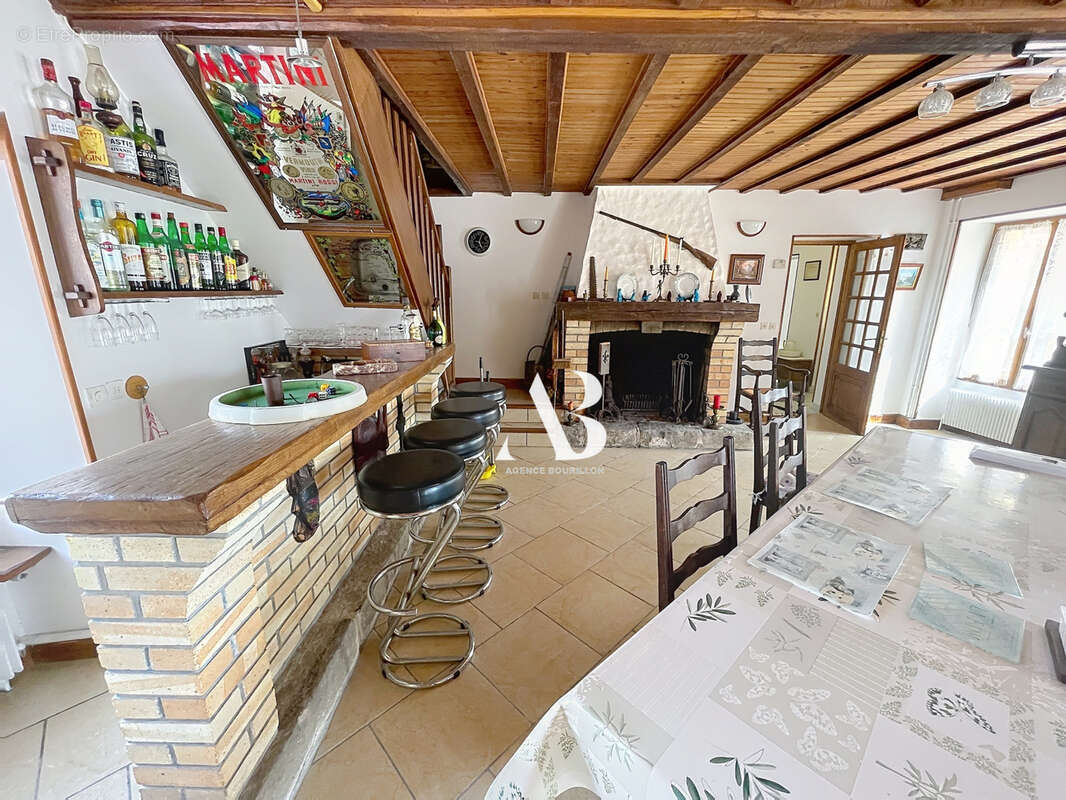Maison à LA CHAPELLE-RABLAIS