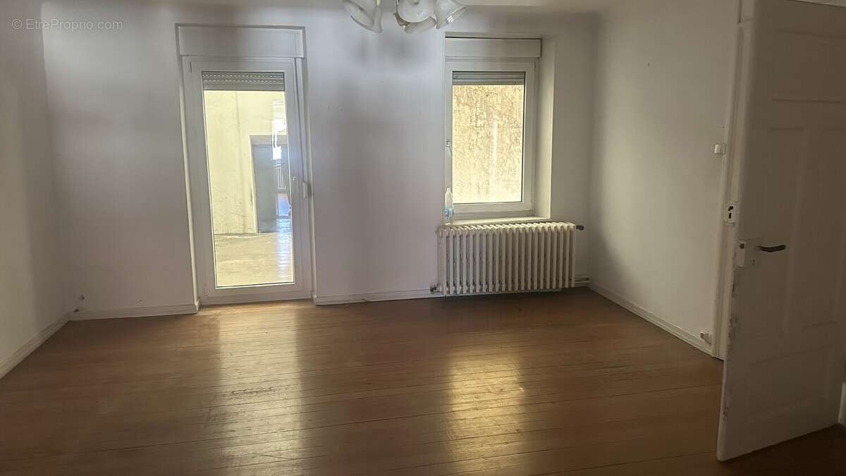 Appartement 150 m² à Hundling  - photo 3