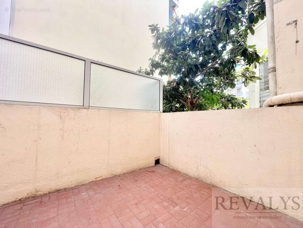 Alpes maritimes (06) - nice centre ville/liberation - a vendre 2 pieces 53m2  a renover  avec terrasse - photo 4
