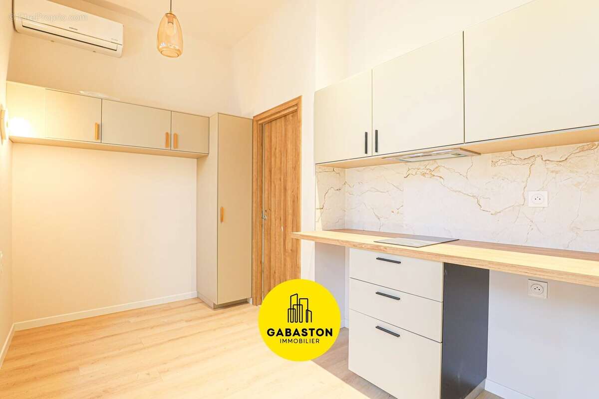 Appartement à MARSEILLE-4E