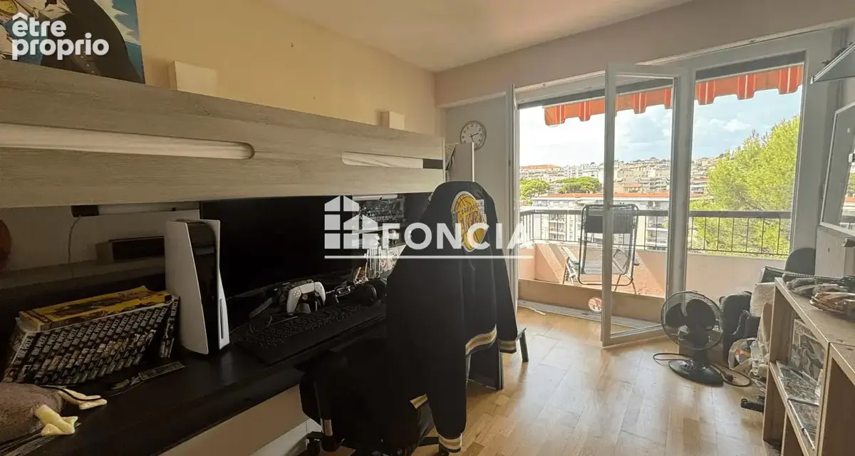 Cannes penchai dans residence securisee  spacieux 4 pieces traversant terrasse balcon 2 pkgs cave - photo 7