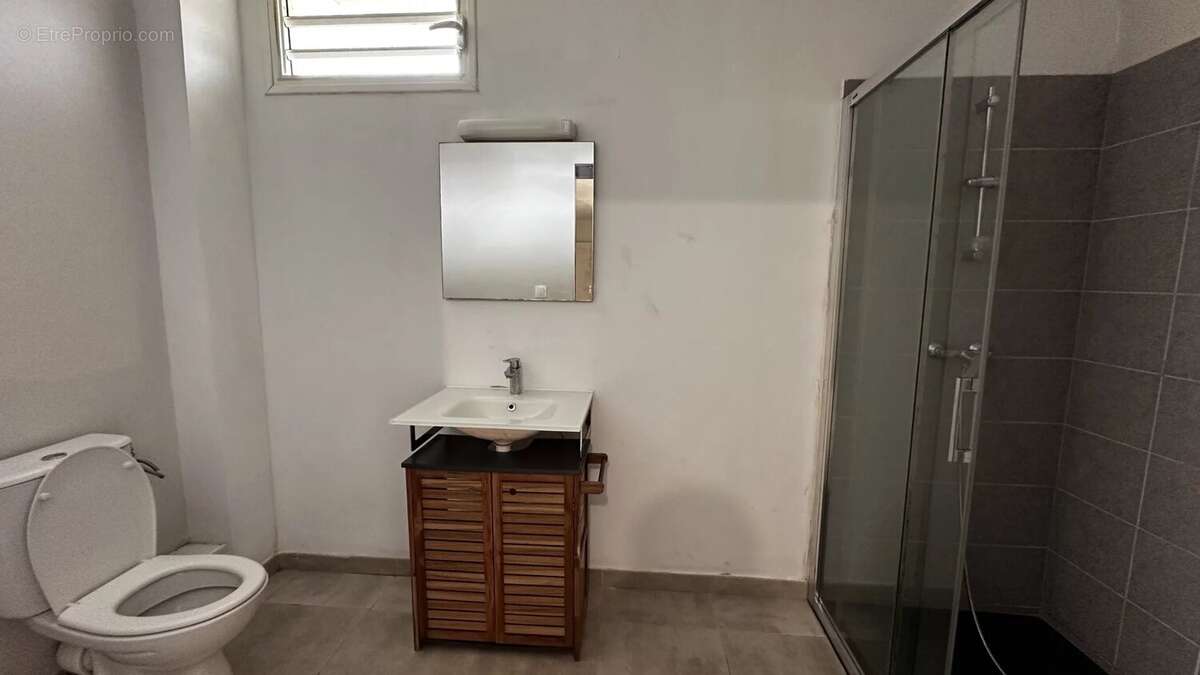 Appartement à REMIRE-MONTJOLY