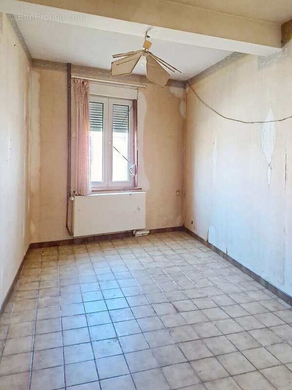 Maison à CRECY-SUR-SERRE