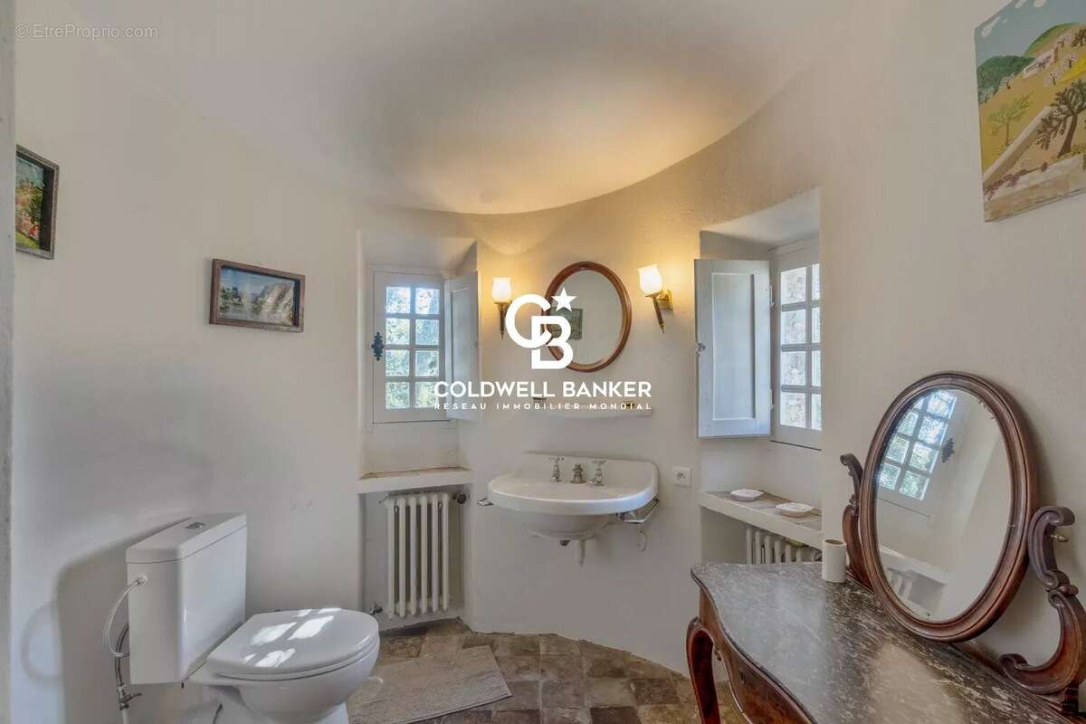 Maison à LA GARDE-FREINET