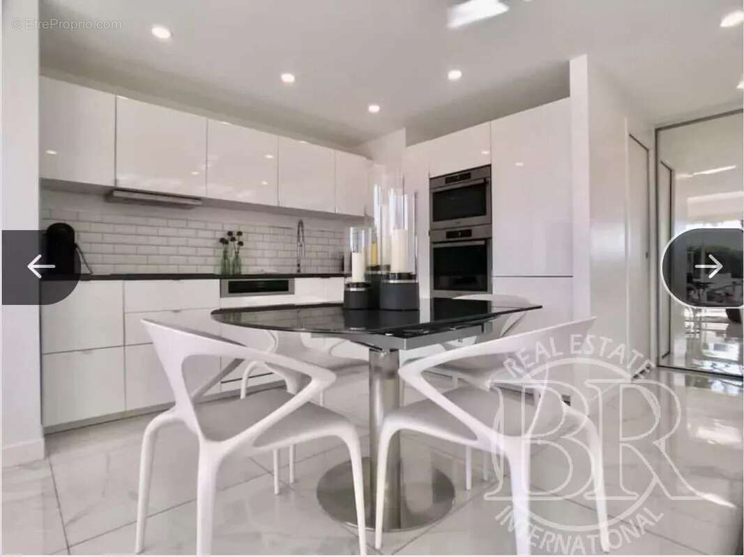 Appartement à VALLAURIS