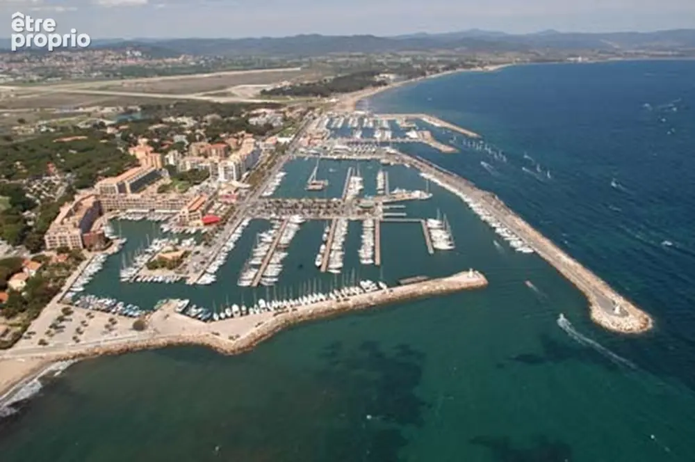 Appartement traversant avec vue mer panoramique  Port de Hyères - photo 10
