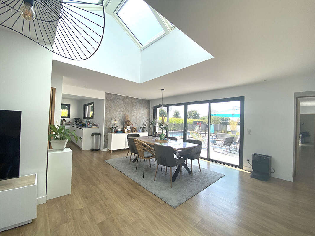 Maison à SERRES-CASTET