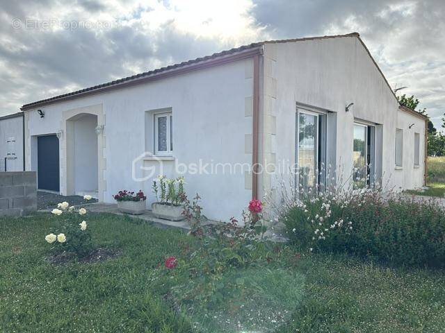 Maison à SEMUSSAC