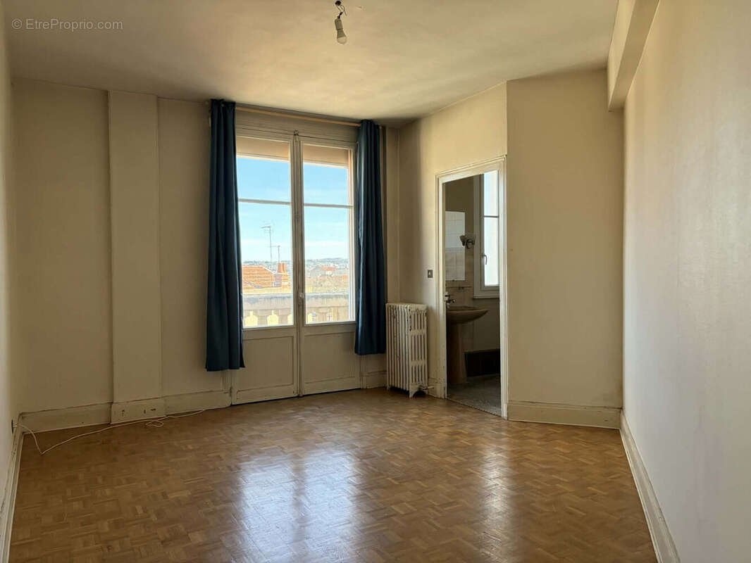 Appartement 98 m² à Vichy  - photo 4