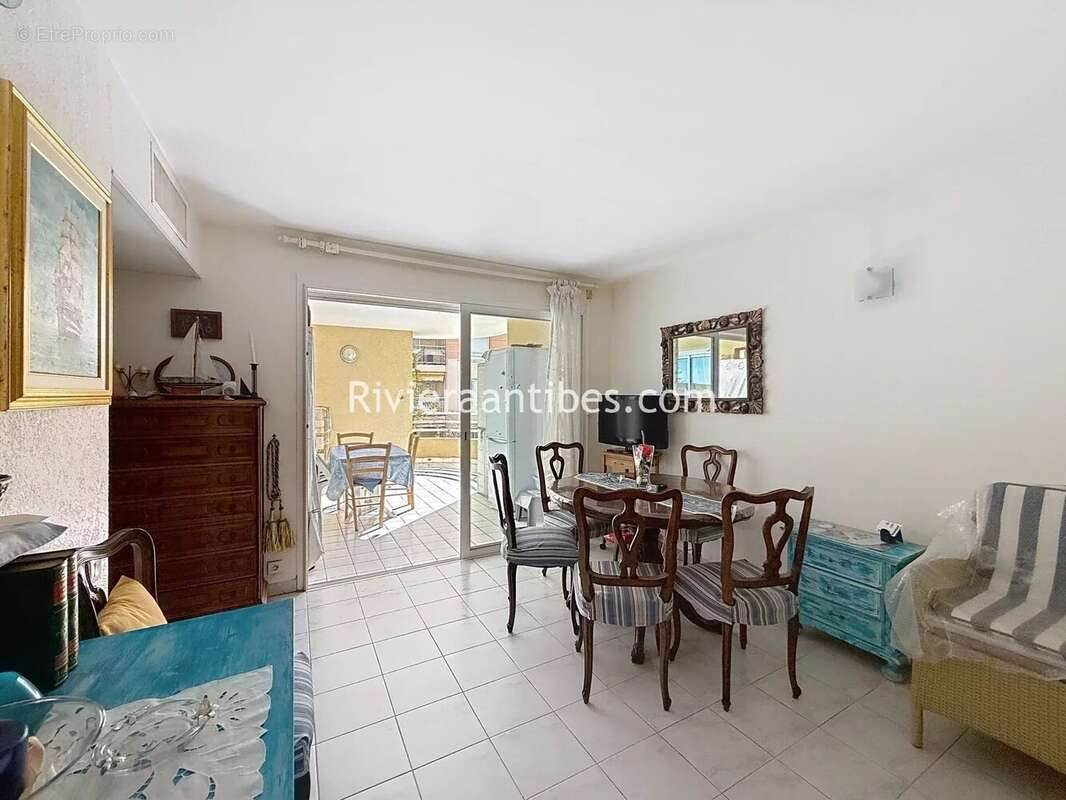 Appartement à VALLAURIS