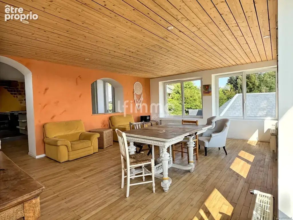 Elégante maison avec deux appartements et une grange - photo 3