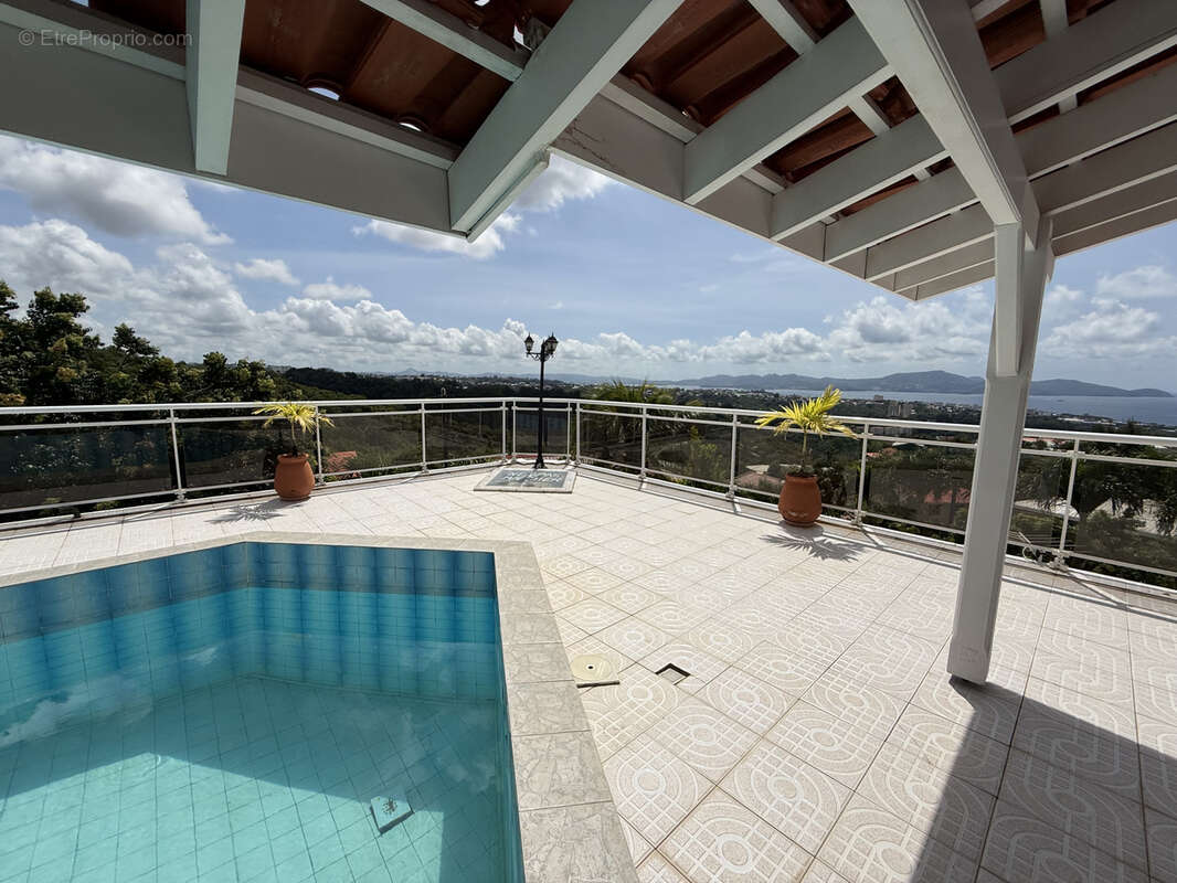 Maison à SCHOELCHER