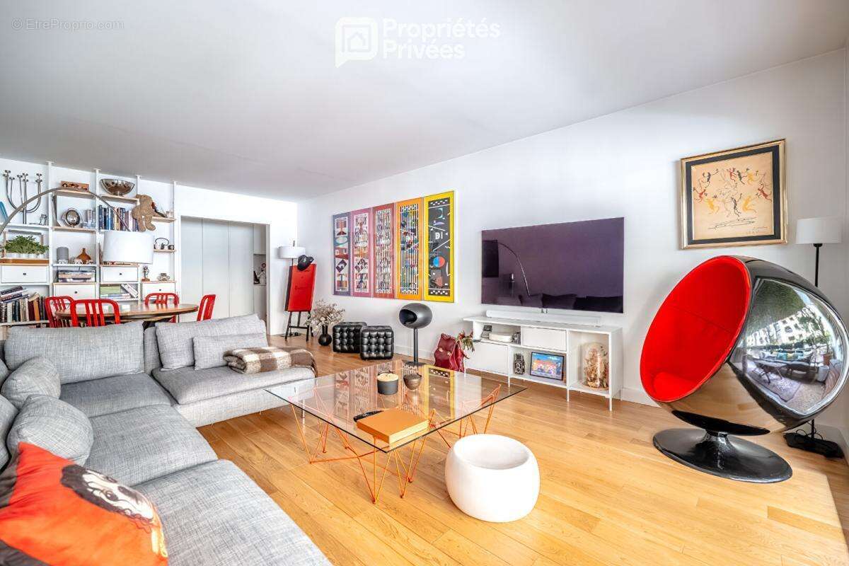 Appartement à PARIS-16E