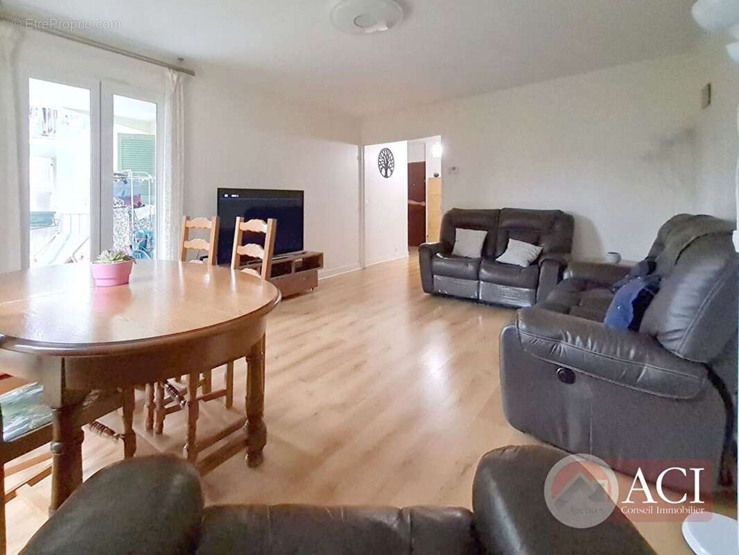 56225841c.jpg - Appartement à GROSLAY