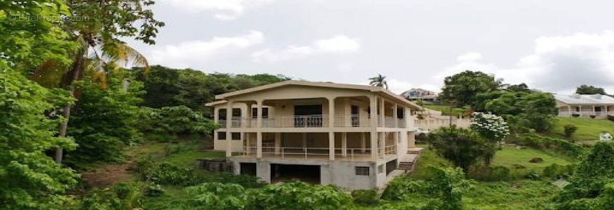 Maison à LE LAMENTIN