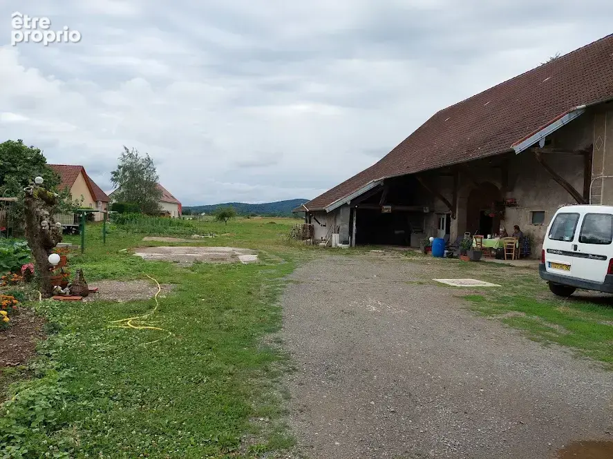 A vendre en exclusivite a 15mn de belfort centre, proche la chapelle sous chaux, ancienne ferme de 500m2 - photo 2