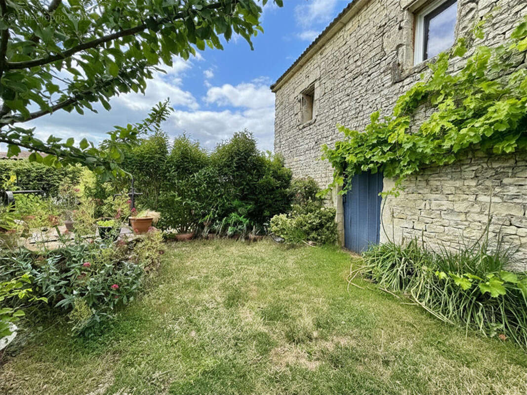 Maison à BREUIL-LA-REORTE