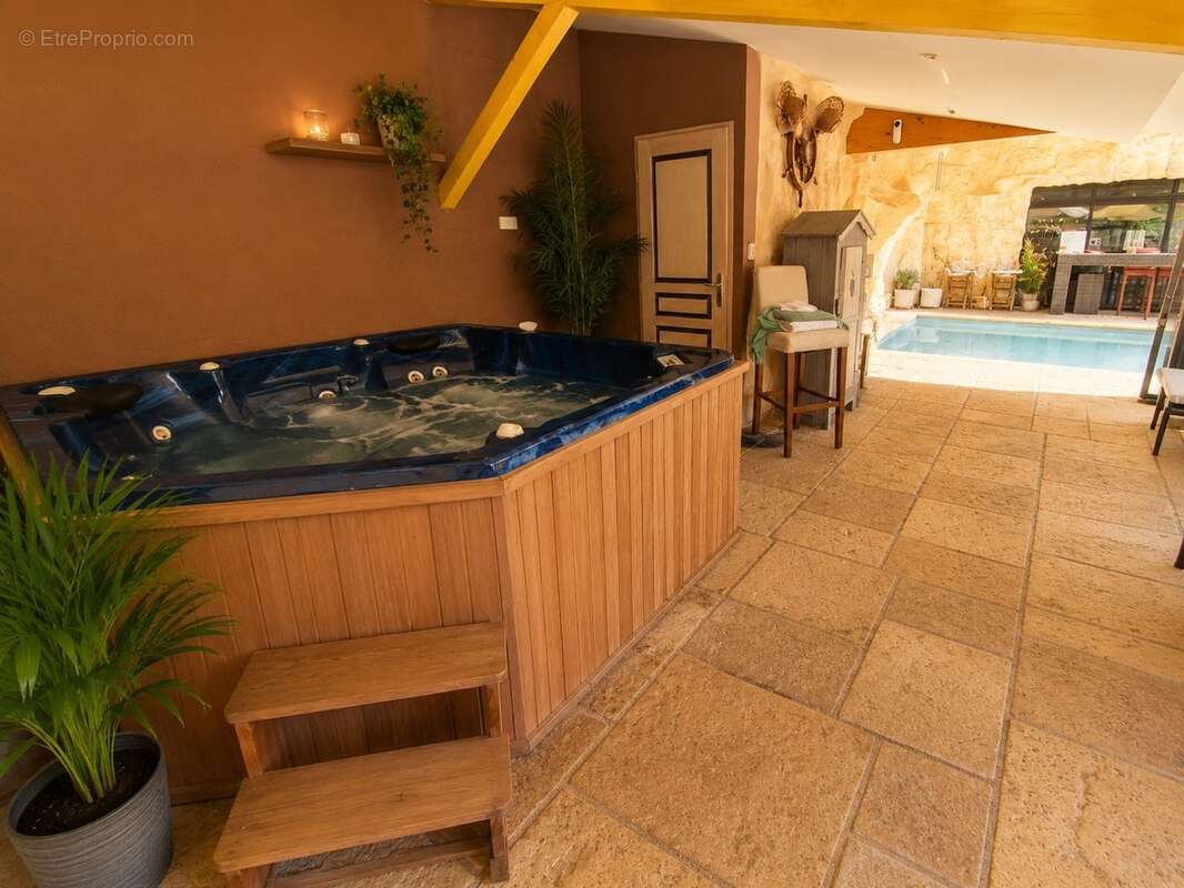 Maison à vendre 6 pièces mirecourt (88) maison d'exception avec piscine spa terrain - photo 5