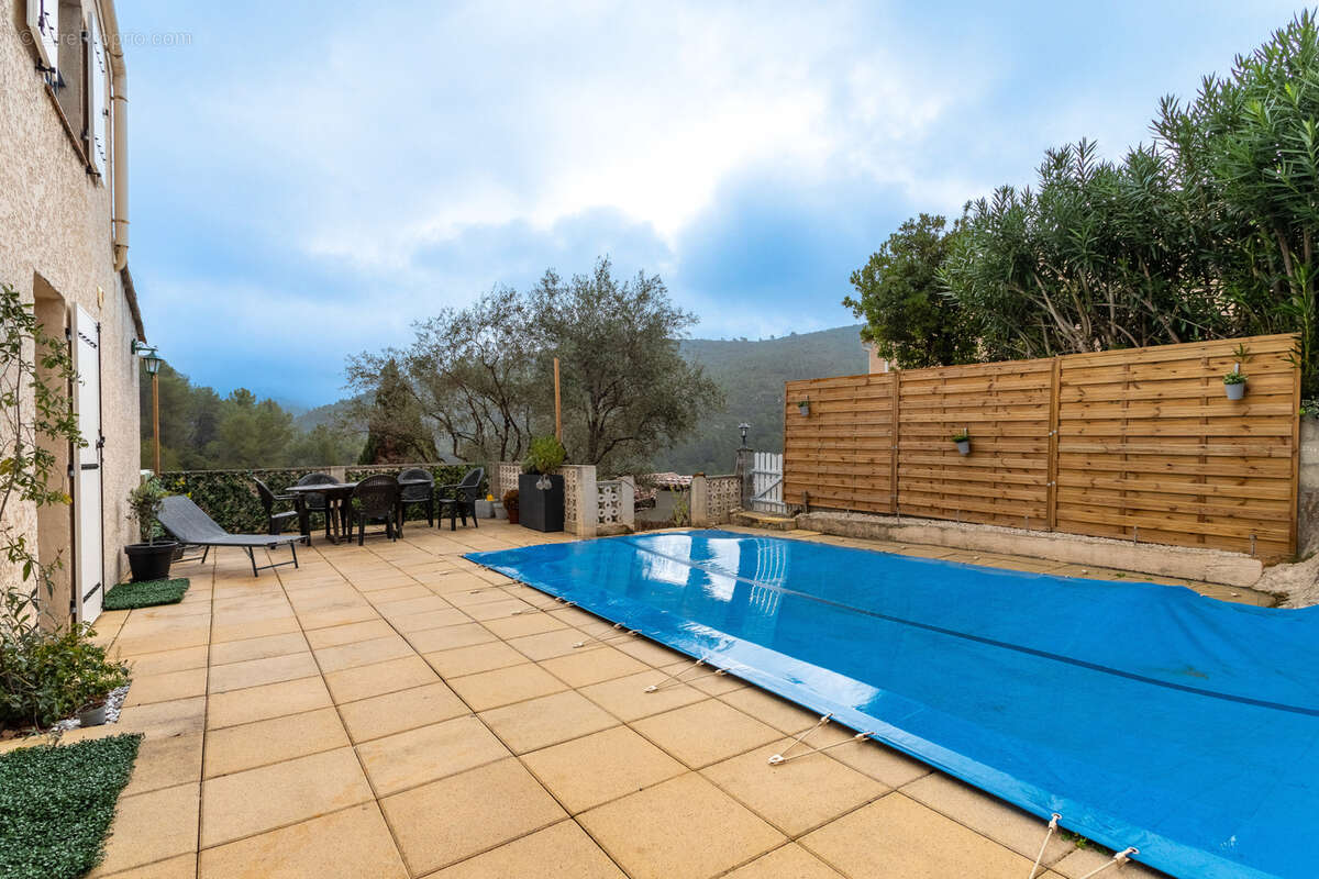 Maison à SOLLIES-TOUCAS