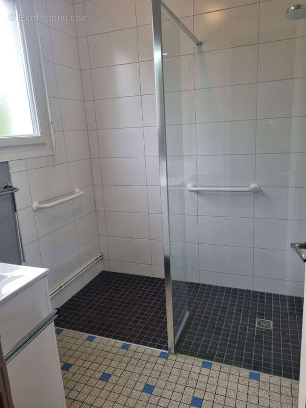 Maison à BEAULIEU-SUR-LAYON