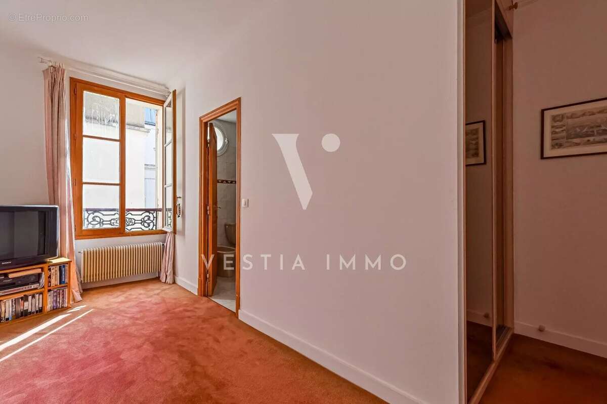 Appartement à PARIS-7E