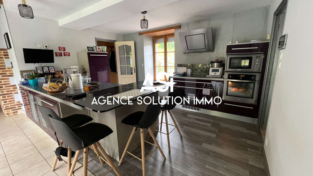 Maison à SAINTE-GEMMES-LE-ROBERT