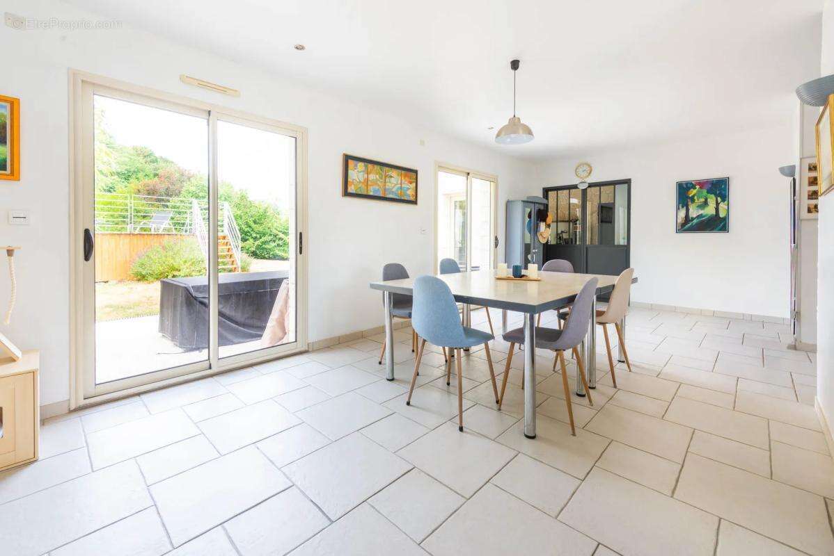 Maison de 8 pièces de 180 m² à Jambville - photo 5