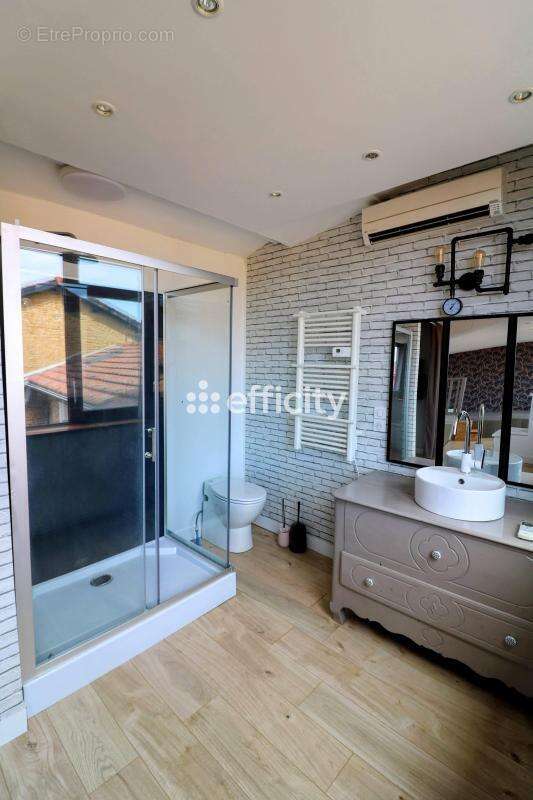 Maison 206 m² à Lozanne  - photo 13