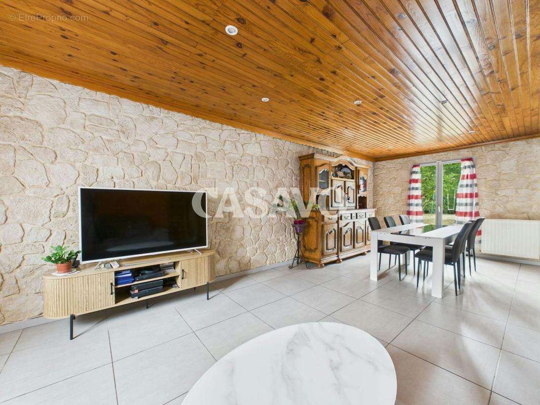 Vente Maison 5 pièces de 114m² - 69410 Champagne-au-Mont-d'Or - photo 9