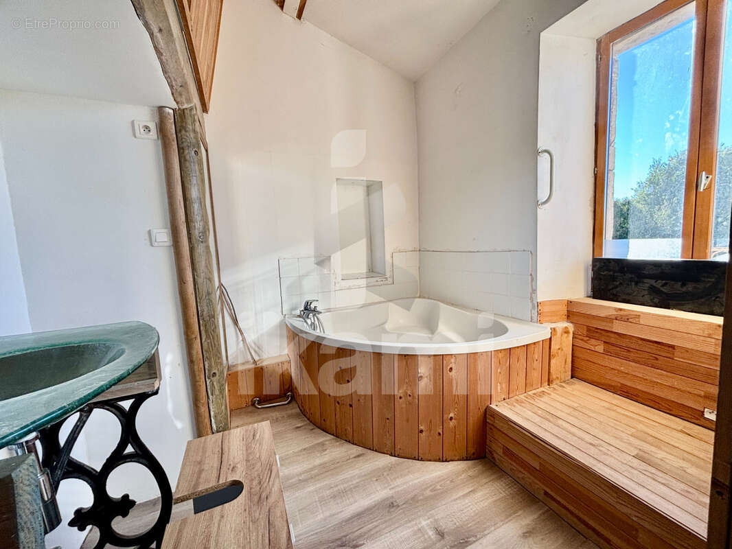 Appartement à SAINT-BAUZILLE-DE-PUTOIS