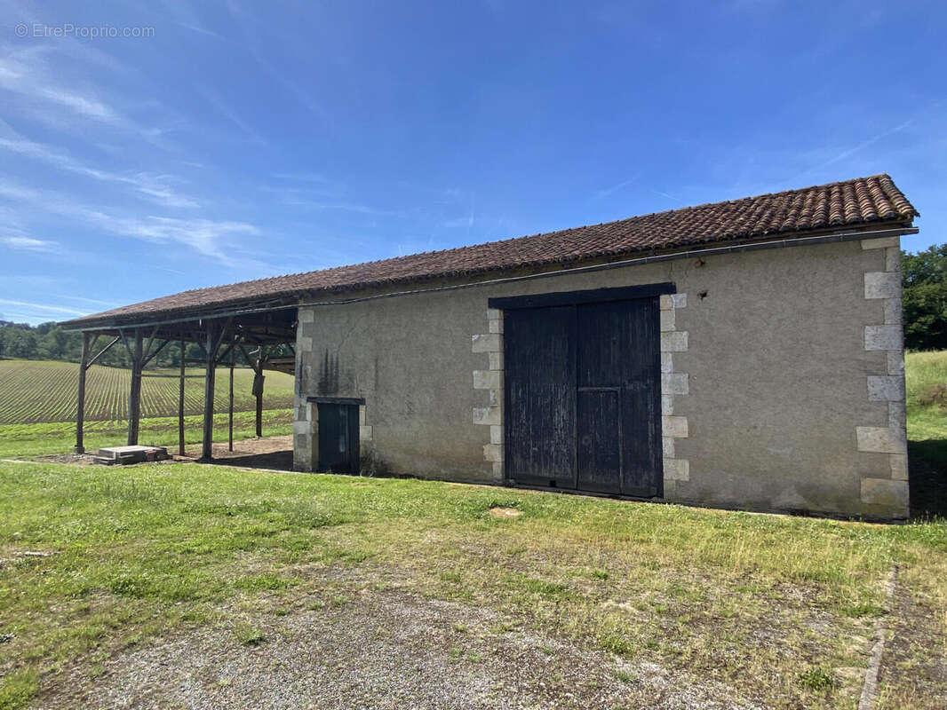 Jolie maison de campagne à vendre à Bors-de-Montmoreau - photo 9