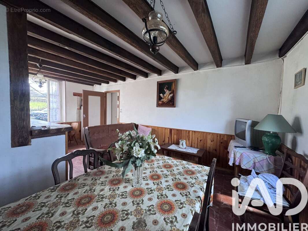 Photo 8 - Maison à SAINT-DENIS-DE-JOUHET